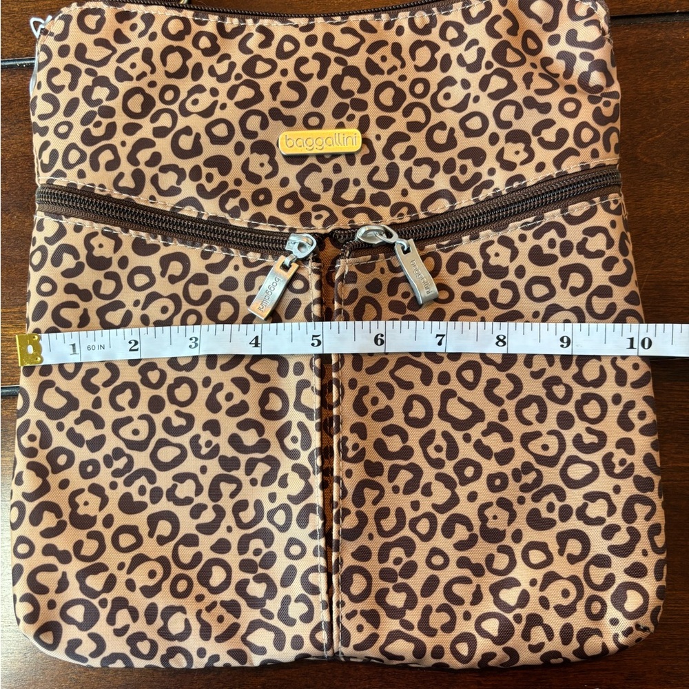 Baggallini Leopard Print Crossbody Bag + Matching Pouch Set - Picture 4 of 10